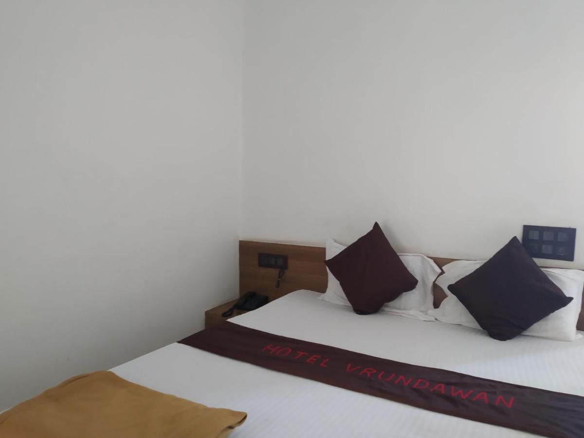 Hotel Vrundavan Пуне Екстер'єр фото