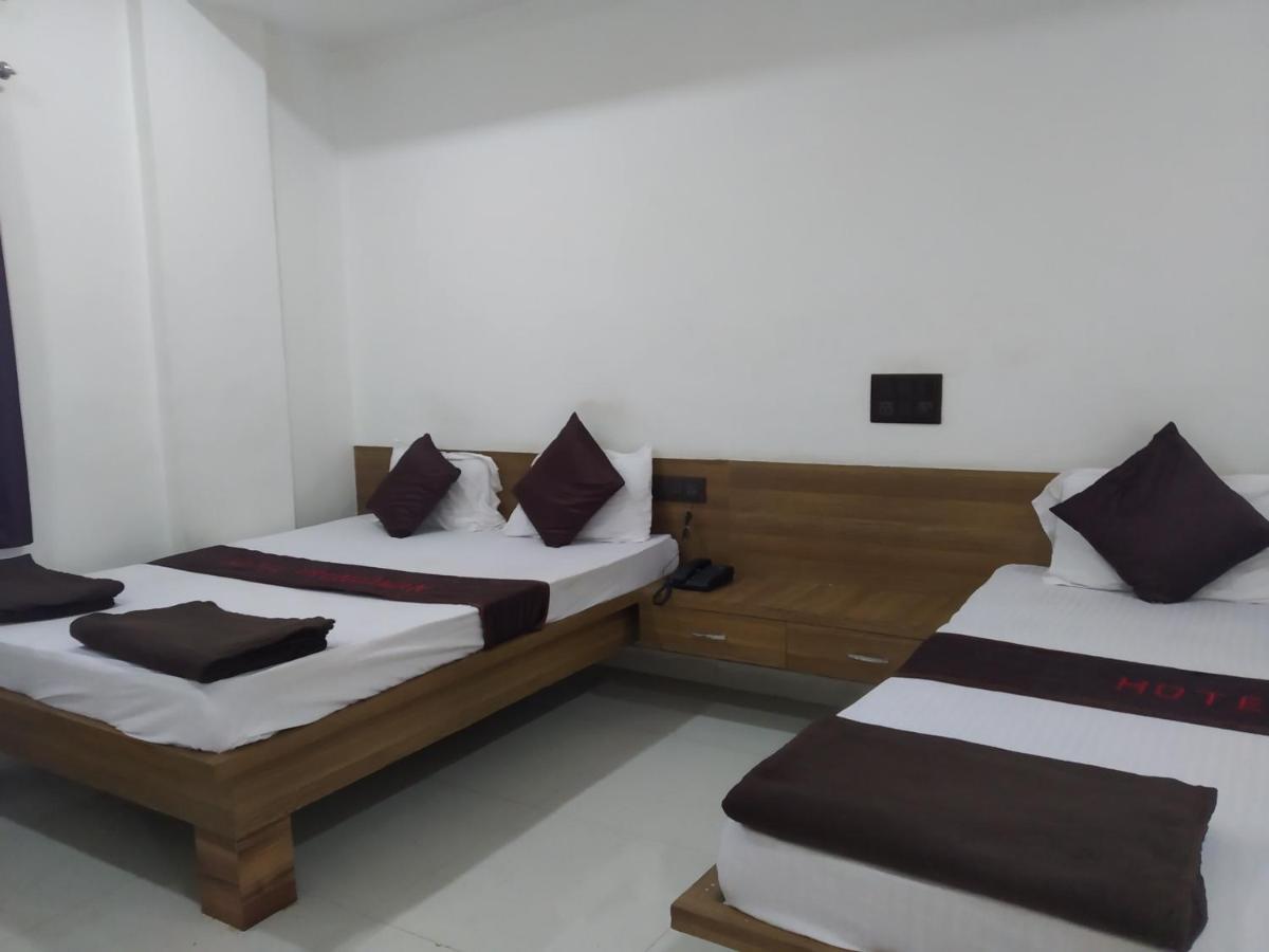 Hotel Vrundavan Пуне Екстер'єр фото