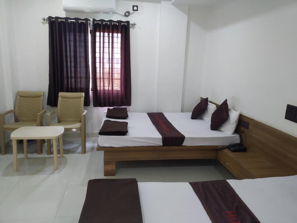 Hotel Vrundavan Пуне Екстер'єр фото
